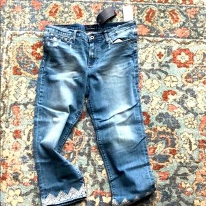 NWT Lucky Brand Cropped Blue Jeans